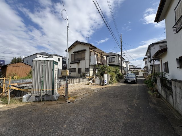 野田市山崎1515番　新築戸建　A号棟の前面道路含む現地写真