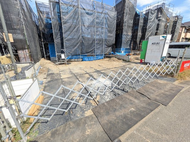 八王子市　兵衛　新築一戸建て　２期の駐車場|～並列3台駐車可能カースペース～