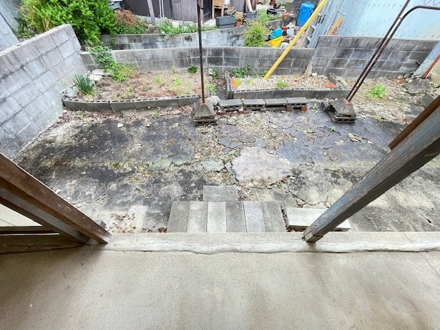 荒木平屋の庭