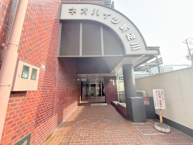 ネオハイツ新淀川のエントランス