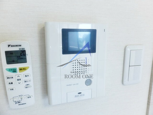 スカイコート多摩川壱番館のセキュリティ|モニター付きインターホンです。