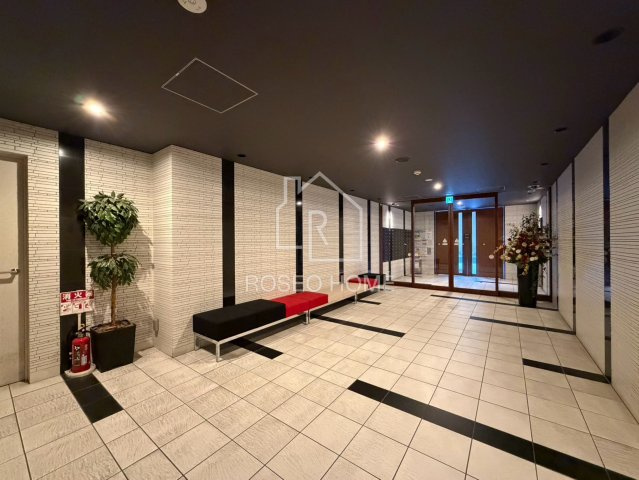 プライムアーバン御堂筋本町のロビー