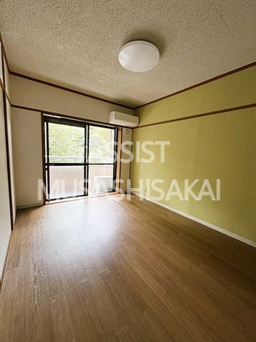 高野マンションの洋室