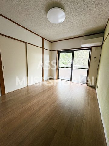 高野マンションの居間・リビング