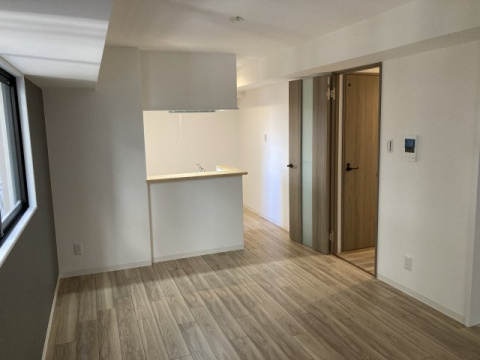 西宮市津門川町の賃貸マンションの居間・リビング