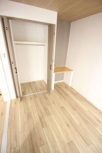西宮市津門川町の賃貸マンションの居間・リビング