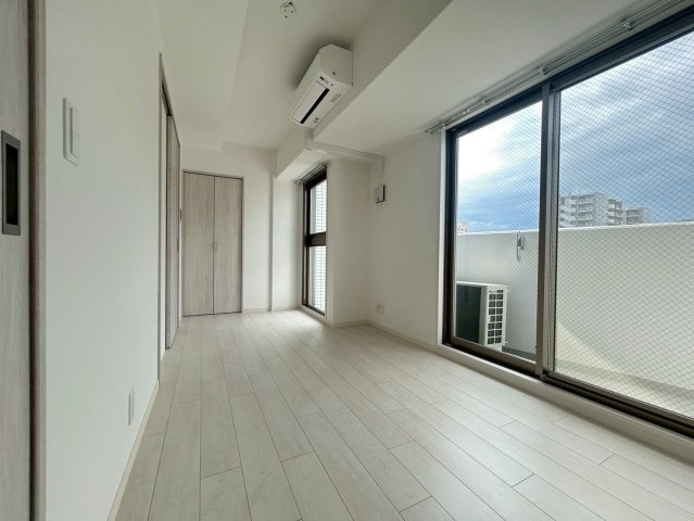 神戸市中央区下山手通８丁目の賃貸マンションの居間・リビング