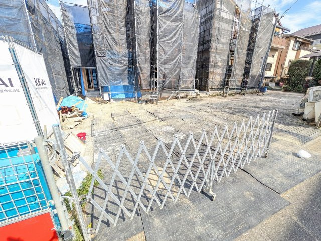 八王子市　兵衛　新築一戸建て　２期の駐車場|～並列3台駐車可能カースペース～