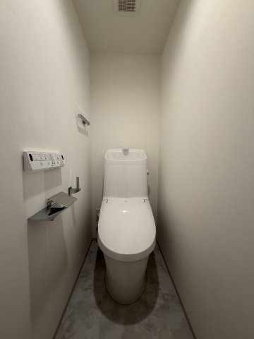 GRAN PASEO目黒青葉台のトイレ|落ち着いた色調のトイレです