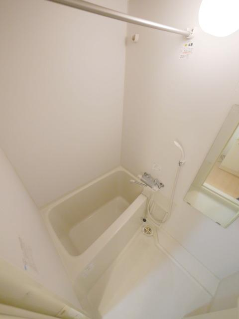 ＡＤＥＳＳＯ　ＳＨＩＭＵＲＡ　ＵＮＩＦＯＲＴ　ＤＥＳＩＧＮの浴室