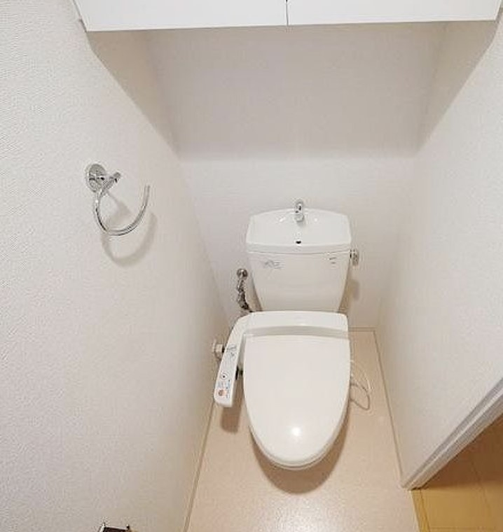 北区滝野川３丁目の賃貸マンションのトイレ