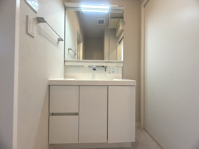 神戸市西区上新地１丁目戸建の独立洗面台