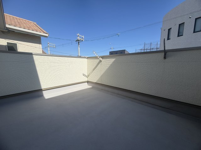 神戸市西区上新地１丁目戸建のバルコニー