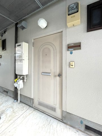 グリーンフラット岡本の玄関