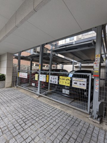 イーグルコート御池新町の駐車場