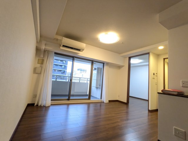 イーグルコート御池新町の居間・リビング
