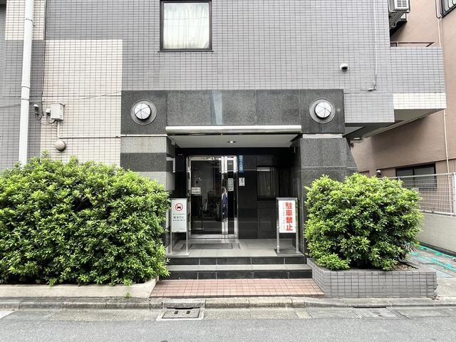 ビッグストーン池袋のエントランス