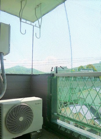 ファミール千本杉のバルコニー|お洗濯にも便利なバルコニー付き