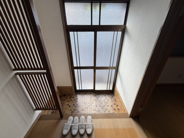 尼崎・潮江4丁目貸家の玄関