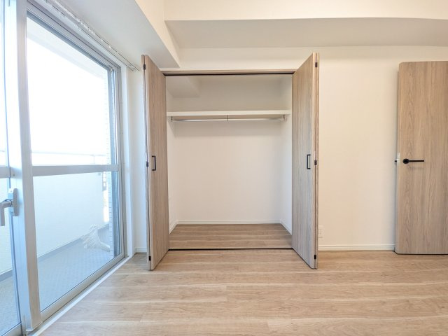メゾン新御影の収納|北側のお部屋5.8帖。収納スペース。