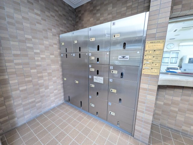 メゾン新御影の設備|万が一、ご不在の場合でもお荷物の受け取りができます。