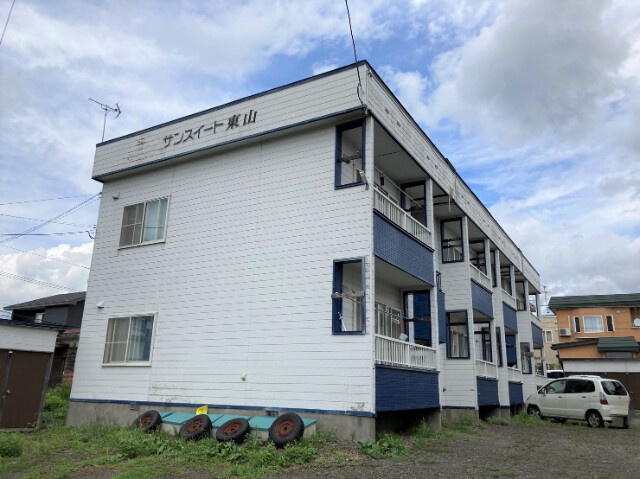 サンスイート東山