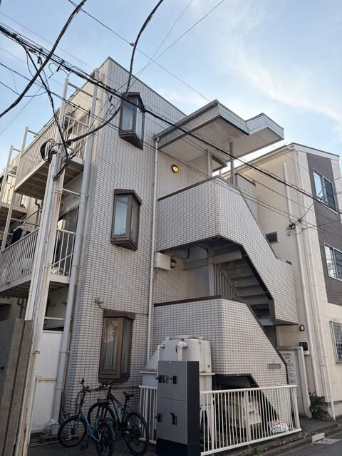 ハイツニューアイランドのエントランス