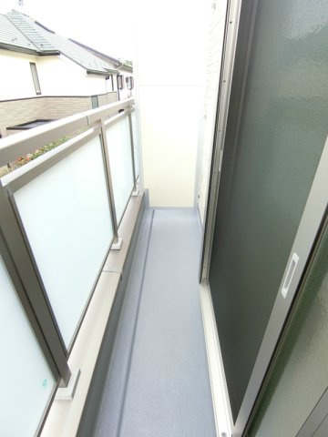 リブリ・武蔵小金井のバルコニー|外からの目が気にならないバルコニーで洗濯物が干せます