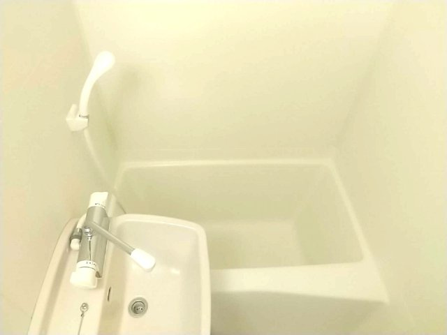 レオパレスサクラパークの浴室|きれいなお風呂です