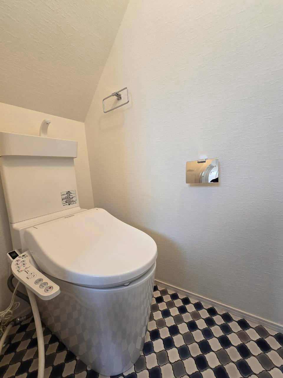 バーミープレイス立川Ⅱのトイレ|シンプルで使いやすいトイレです