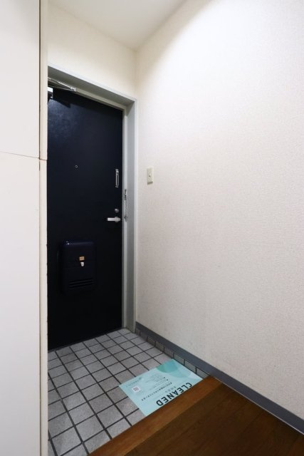 オリンピアトーホーの玄関|明るい玄関です