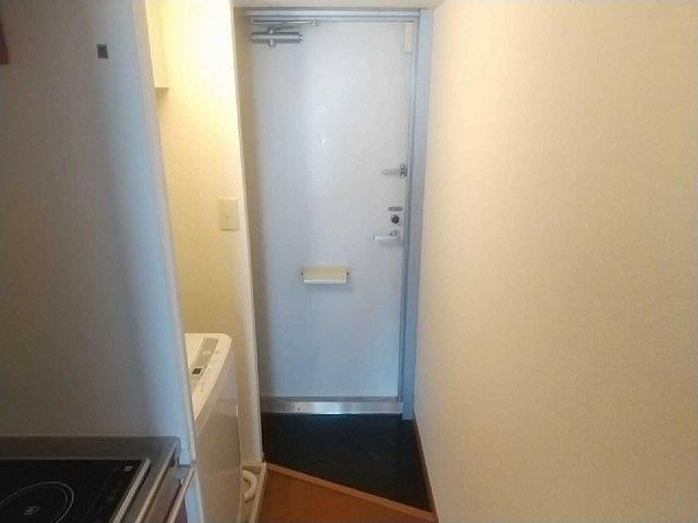 レオパレスさくらブリッサの玄関|収納もある玄関です