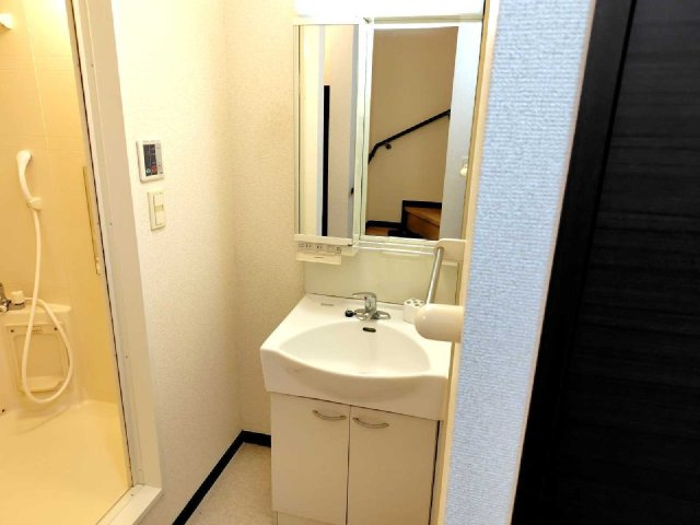 レオネクスト桑の葉の内装|内装は落ち着いています