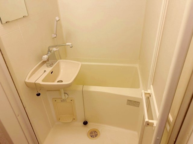 レオパレスヒルズの浴室|日々の暮らしに欠かせないお風呂です
