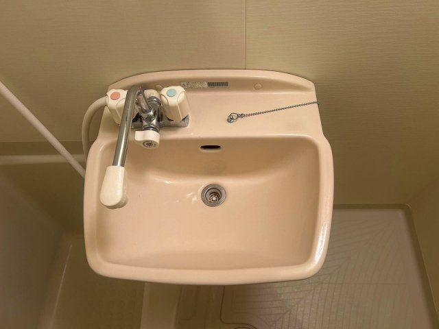 レオパレスグレイシャスの内装|明るい室内です