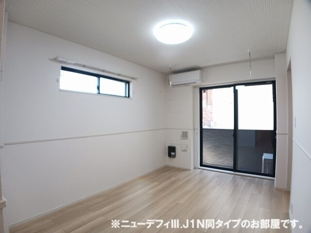 リラリア町田の居間・リビング|こちらのリビングで趣味の時間をお楽しみください