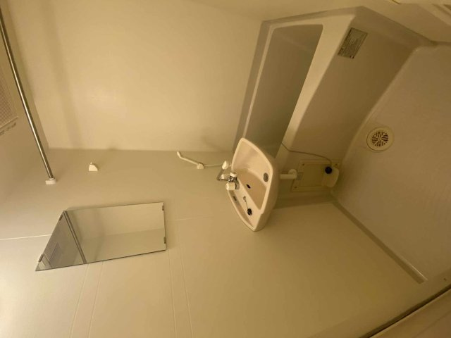 レオパレスブルースカイ小山の浴室|コンパクトで使いやすいお風呂です