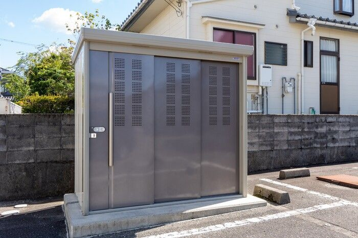 トゥインクル根塚のエントランス