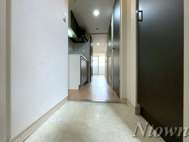 【玄関】 | エステムコート名古屋栄デュアルレジェンド | 収納もある玄関です
