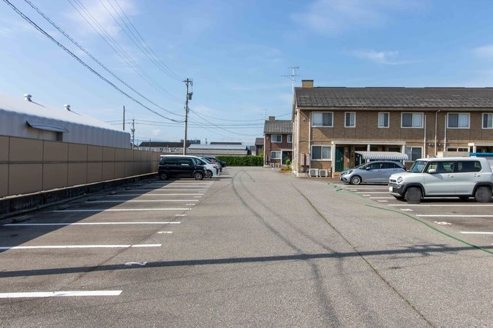 ローズコート歌の森　Ｄの駐車場