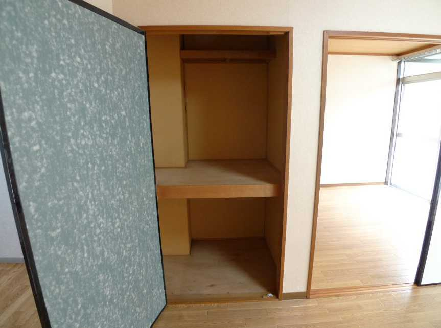 プラムハイツA棟　南向き　バストイレ別　浴室乾燥の収納