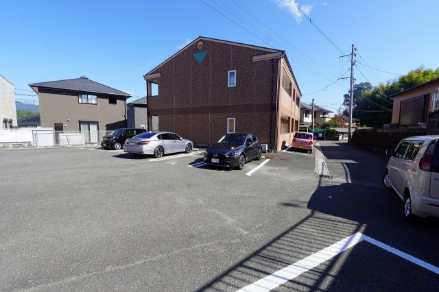 エスポアールOGAWAの駐車場