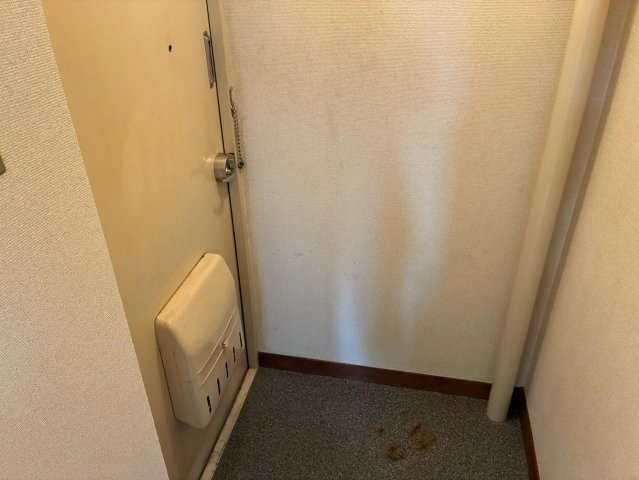 大塚ビルの玄関
