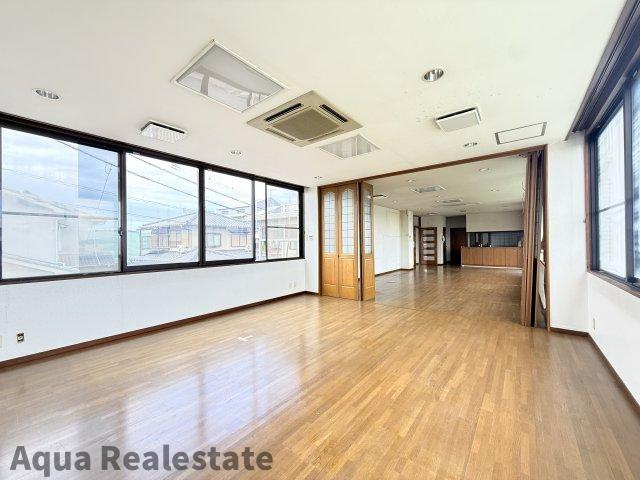高松市木太町・林町　事務所、居宅、倉庫の居間・リビング|２階リビング