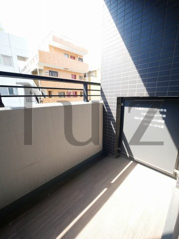 レア横濱天王町参番館のバルコニー