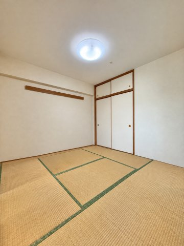 サンクレイドル磐田の和室|LDKと繋がる和室。和室空間として利用するのも良いですし、リフォーム希望の方は、フローリングに変えてLDKと同じ空間として利用するものアリです♪