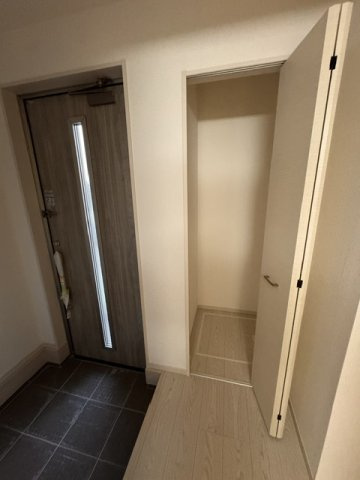 Terrechez千種区赤坂町2期全1棟【仲介手数料無料　上野小　若水中】の玄関|今すぐのご案内可能です！→  0120-336-922　までお気軽にお問い合わせください。