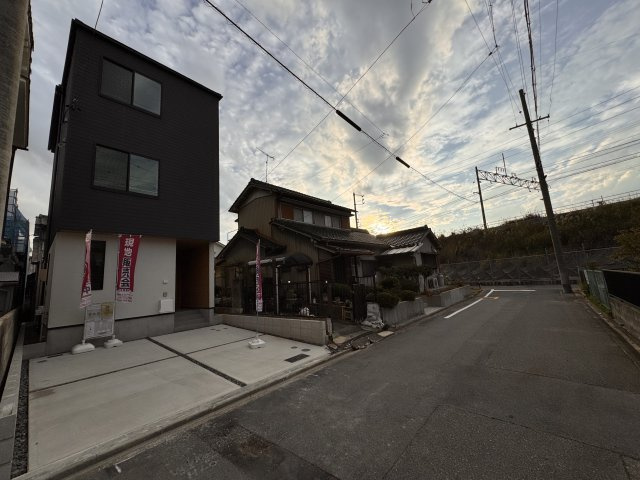 MELDIA守山区鳥羽見全１棟【仲介手数料無料　鳥羽見小】の前面道路含む現地写真|〈内覧予約キャンペーン実施中！〉マックスバリュde住まい相談までご連絡下さい。
