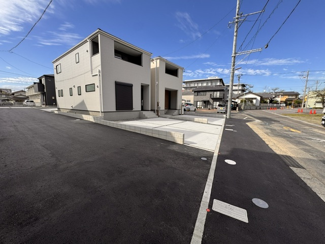 LiveleGarden守山区森孝全４棟【仲介手数料無料　森孝西小　森孝中】の前面道路含む現地写真|新築戸建の事はマックバリュで住まい相談へお任せください。