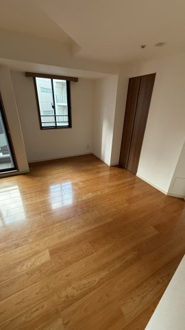 ミレニアムガーデンコートの洋室
